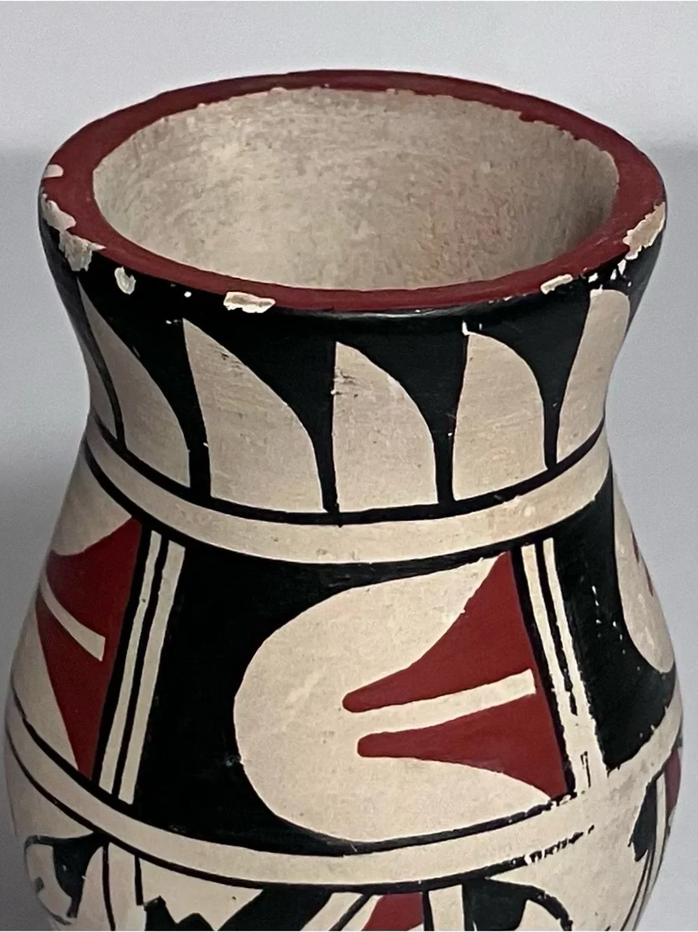 JEMEZ PUEBLO Pottery Bud Vase / SIGNED ‘JC’ / 3 Inches / NEW MEXICO Native Clay